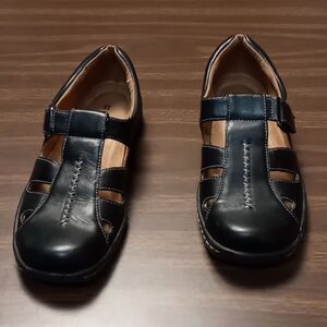 Naturlizer Black Leather Sandals w Velcro Closure Size 5M